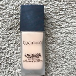 Foundation Laura Mercier